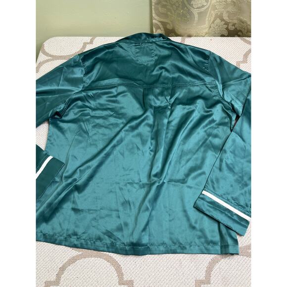 Abercrombie & Fitch green satin Long sleeve pull on pants PJ set, size XL - Picture 8 of 12
